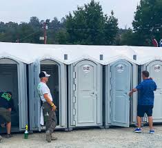 Best Deluxe Portable Toilet Rental  in Raymond, WA